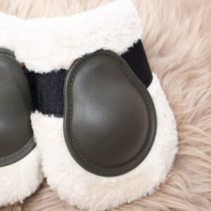 HKM Streichkappen mit Kunstfell olive Pony