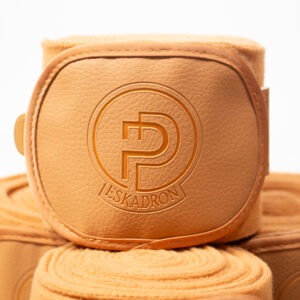 Eskadron Platinum Bandagen Fleece Faux Leather cognac Pony