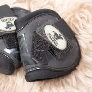 Calevo Streichkappen schwarz Pony