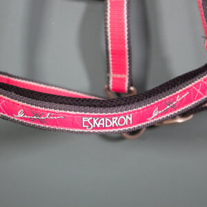 Eskadron Halfter raspberry WB