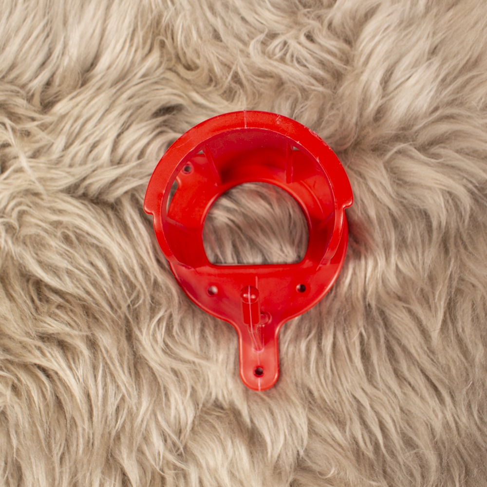Trensenhalter rot